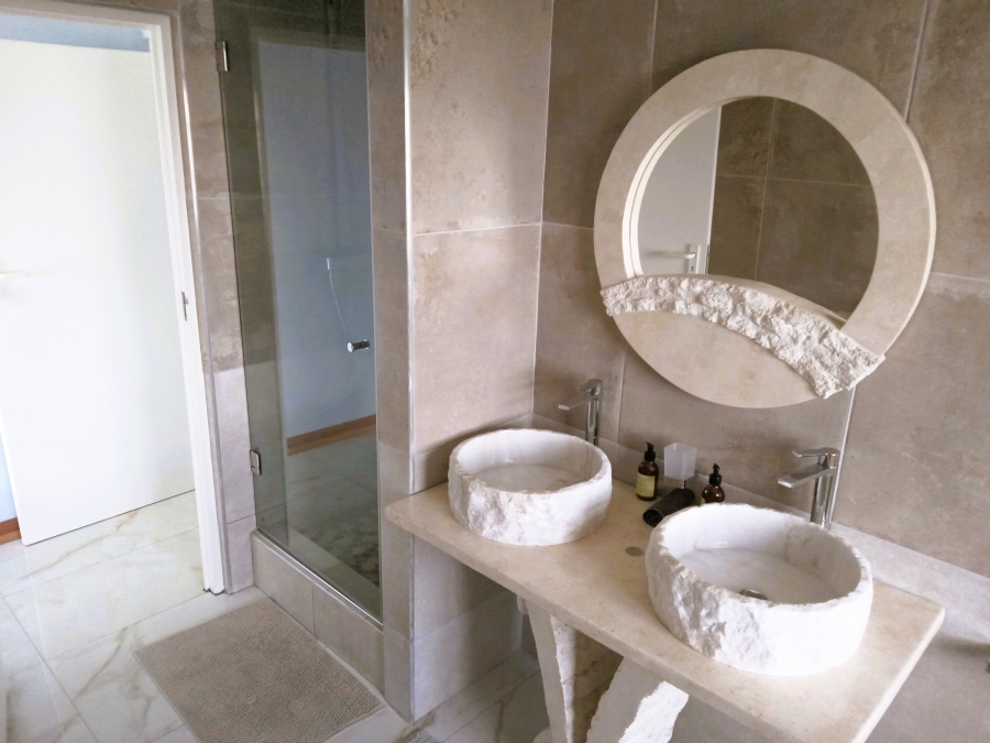 To Let 4 Bedroom Property for Rent in Greenways Golf Estate Western Cape